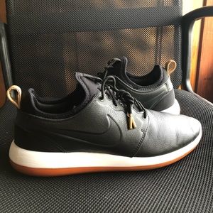 nike roshe run leather
